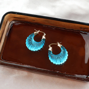 Inspirational Sets Stylishly combine with resin earrings