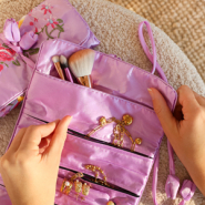 Inspirational Sets Get inspired with our jewellery travel case and display cushion