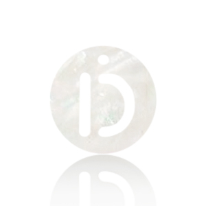 Shell pendants specials letter D White (natural colour)