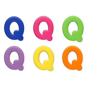 Acrylic letter beads letter Q Multicolour