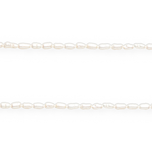 TQ Freshwater pearls oval Natural White