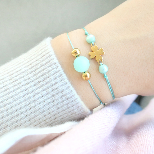 Jewellery with mint green Polaris Elements beads and golden details