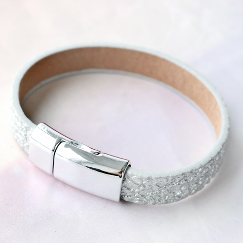 Metallic bracelets made of faux leather and new Basic Quality metal jewellery clasps