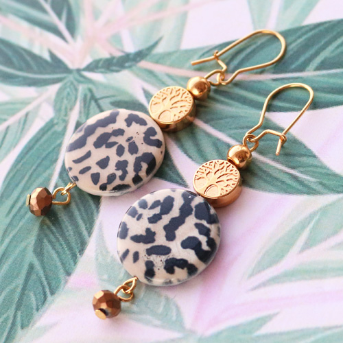 New project: create earrings with our trendy, new shell beads!