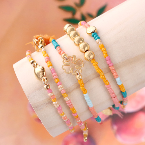 Create summer bracelets with our brand new collection glass seed beads