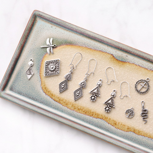 DQ European metal jewellery and keychains