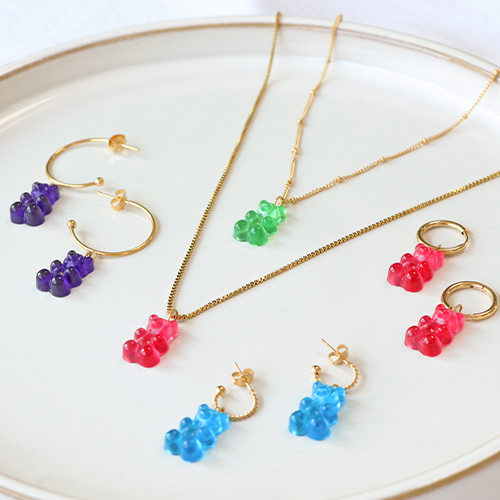 Inspiration to make colourful jewellery with gummy bear charms