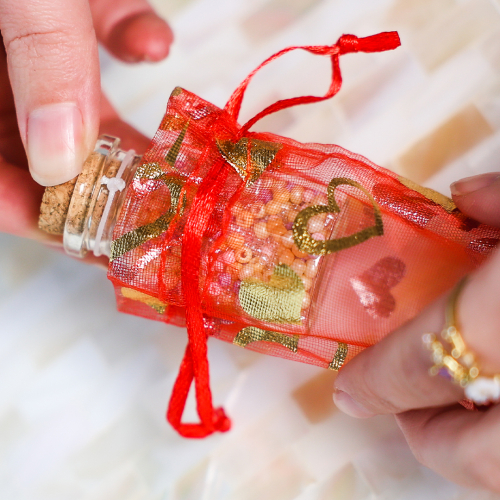 How to wrap your jewellery for Valentine&rsquo;s Day