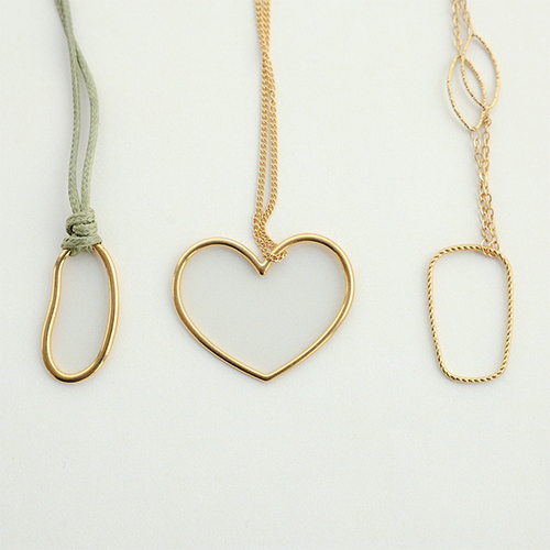 Create necklaces and earrings with stainless steel charms