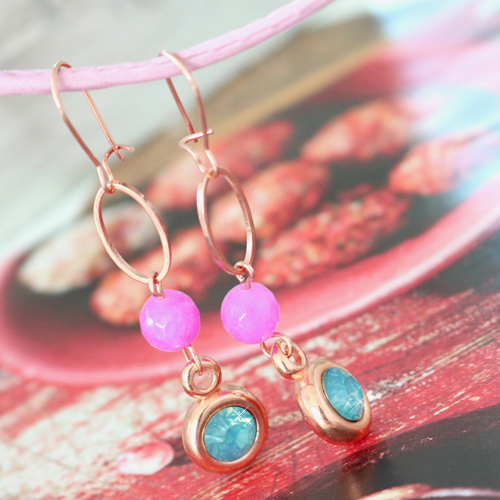 With our natural top glass faceted beads you can make beautiful jewellery in a happy style!!