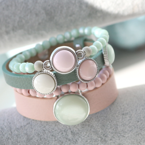 Gorgeous jewellery with trendy Polaris Elements cabochons in light shades for a soft look