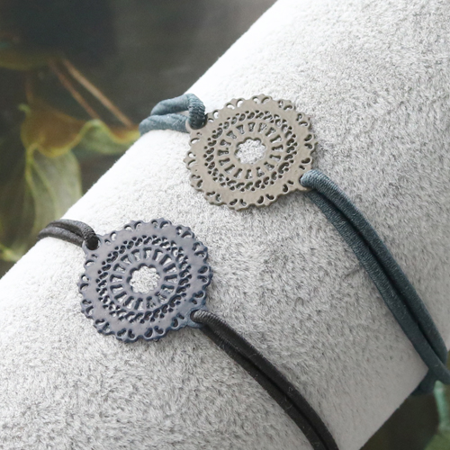 Minimalistic bracelets and earrings in winter bohemian style!