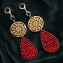 Make beautiful earrings in wintery colors with these facet pendants
