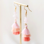 Make your collection summer proof and create earrings with the 3-layer tassels.