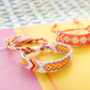 How to present trendy bracelets and anklets