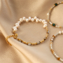Create beautiful jewellery with glass beads with gold rim