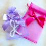 Create unique gifts with organza bags and elegant ornaments