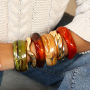 Combine resin bracelets with metal bracelets