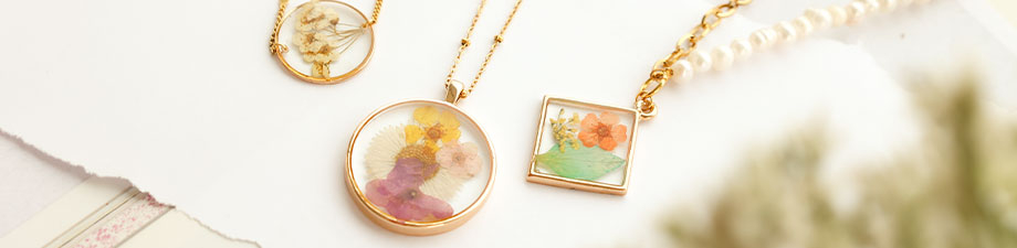 Charms and connectors with dried flowers